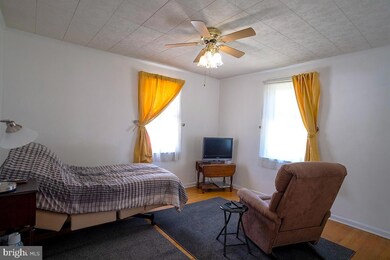 4325 Ridge Ave, Halethorpe, MD 21227 - photo 6