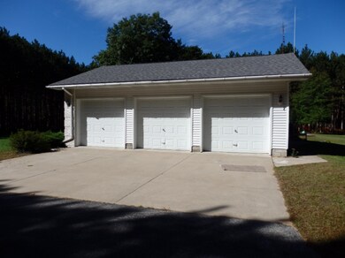 Attached 3 Car Garage