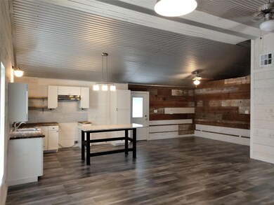 616 W 7th St, Bonham, TX 75418 - photo 2