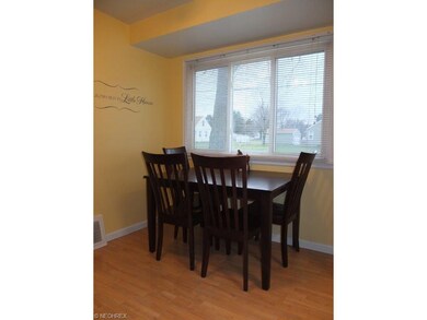 Eat in kitchen