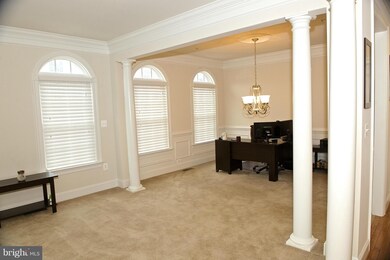 15110 N Berwick Ln, Upper Marlboro, MD 20774 - photo 2