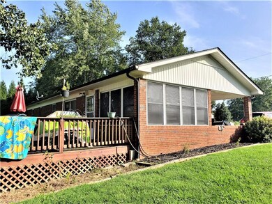 139 Strawberry Ln, Statesville, NC 28625 - photo 5