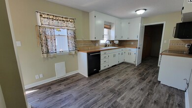 New Flooring in 2022. Newer Kitchen Aid appliances
