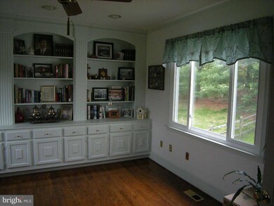 8624 Stableview Ct, Gaithersburg, MD 20882 - photo 5