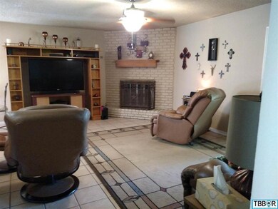 511 E Austin St, Troy, TX 76579 - photo 5