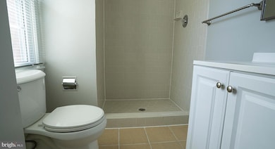 6004 Mardale Ln, Burke, VA 22015 - photo 5