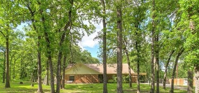 1003 Barry Ln, Cleburne, TX 76031 - photo 3