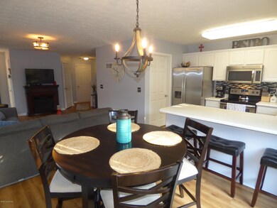 8335 Grand Trevi Dr, Louisville, KY 40228 - photo 7