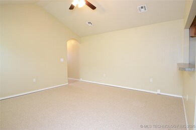 6018 S Newport Ave, Tulsa, OK 74105 - photo 5