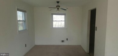 5806 Cheryl Ln, District Heights, MD 20747 - photo 4