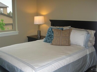 20765 NE Comet Ln unit 32, Bend, OR 97701 - photo 4