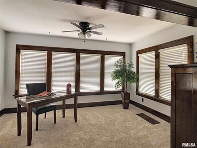 1911 Farnam St, Davenport, IA 52803 - photo 4