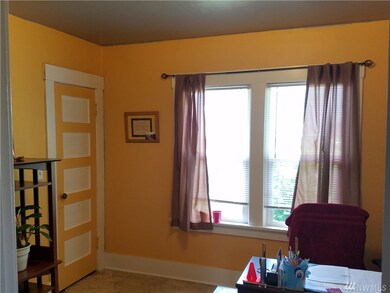 1839 Nichols Blvd, Longview, WA 98632 - photo 2