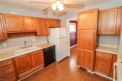 Spacious Kitchen - All Appliances Stay