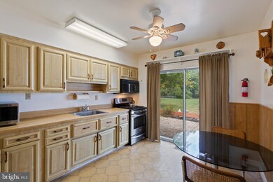 1304 Van Buren Dr, Fort Washington, MD 20744 - photo 6