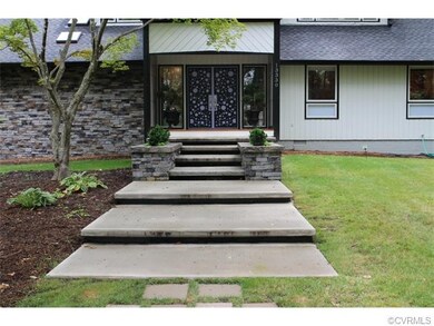 Floating stairs on Front