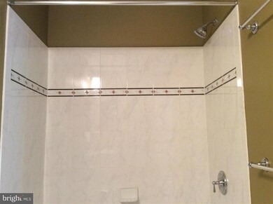 14673 Crossfield Way unit 158A, Woodbridge, VA 22191 - photo 2