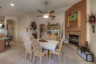 004_Dining Room