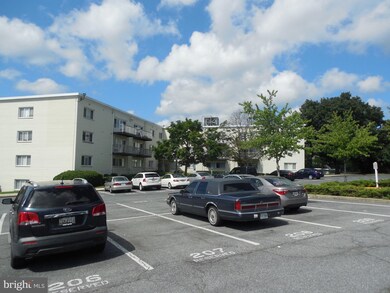 1001 Chillum Rd unit 401, Hyattsville, MD 20782 - photo 4