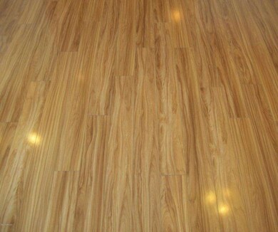 CLOSE UP OF FLOORING