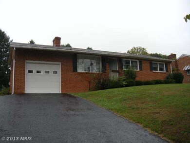 555 Fox Dr, Winchester, VA 22601 - photo 2