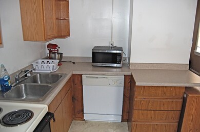 112 kitchen with dishwasher