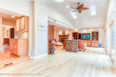 10 Forge Ct, Marlboro, NJ 07746 - photo 7