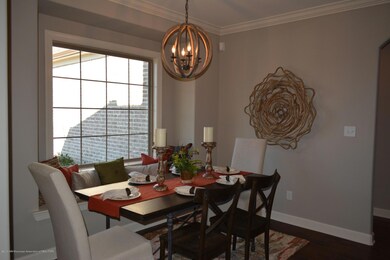 Eat-in Kitchen