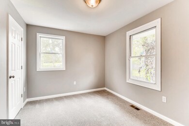 20 Rollwin Rd, Windsor Mill, MD 21244 - photo 4