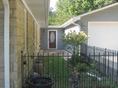 320 Knobview Dr, Lebanon Junction, KY 40150 - photo 2