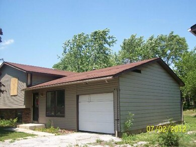 3614 Peach Grove Ln, Hazel Crest, IL 60429 - photo 3