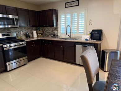 129 Mitzi Kim Cir, Imperial, CA 92251 - photo 5