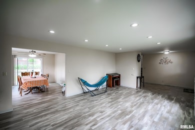 209 E Northridge Ln, Peoria, IL 61614 - photo 6