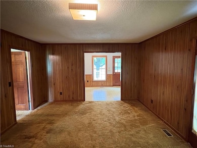 Lroom to Dining Area