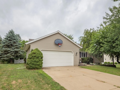 702 Barton St-102