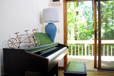 Living Room (2)