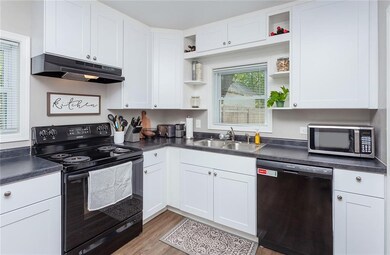 2904 Adams Ave, Des Moines, IA 50310 - photo 6