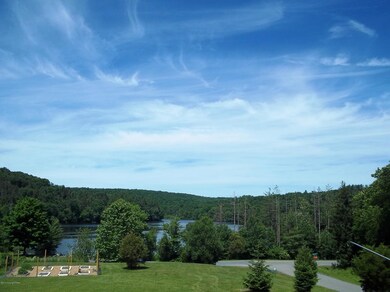 2200 Bowwood Ct, East Stroudsburg, PA 18301 - photo 2