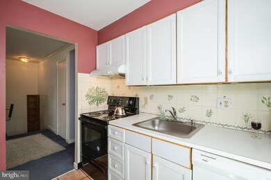 127 W Conway St, Baltimore, MD 21201 - photo 4