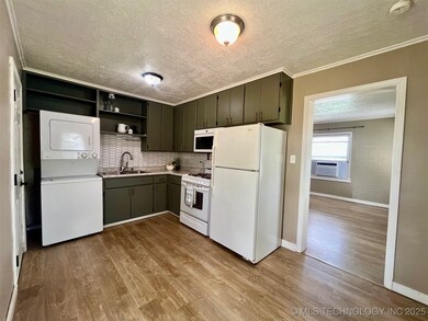 401 N Orphan St, Pryor, OK 74361 - photo 5