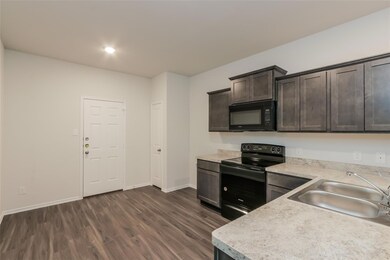 1300 Jonah Ln, Ennis, TX 75119 - photo 6