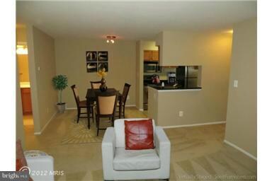 1781 Jonathan Way unit E, Reston, VA 20190 - photo 4