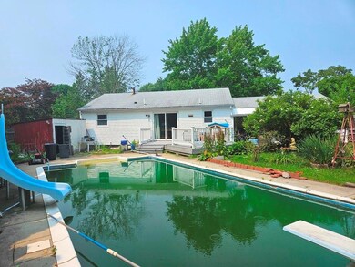 39 Bayberry Rd, Woonsocket, RI 02895 - photo 2