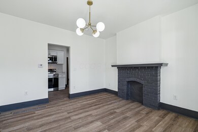 Living Room (Ground Unit)