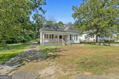 110 Ridge St, Locust Grove, GA 30248 - photo 2