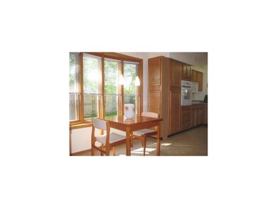 Kitchen. Eat in area in kitchen