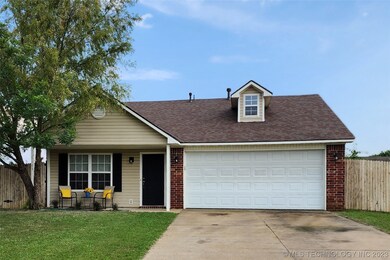 Front with cute little porch!