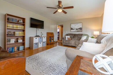 1003 W 7th St, Cedar Falls, IA 50613 - photo 6