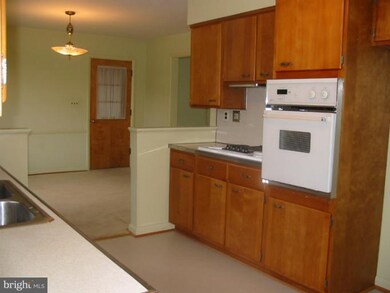 3310 Greencastle Rd, Burtonsville, MD 20866 - photo 7