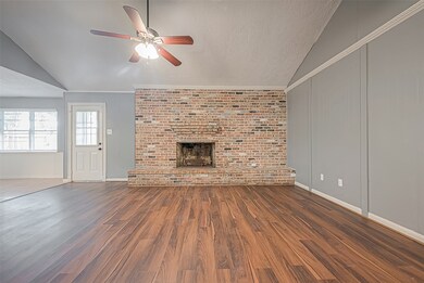 9907 Kirkfalls Dr, Houston, TX 77089 - photo 3
